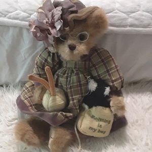 Kitting  Bear Grandma